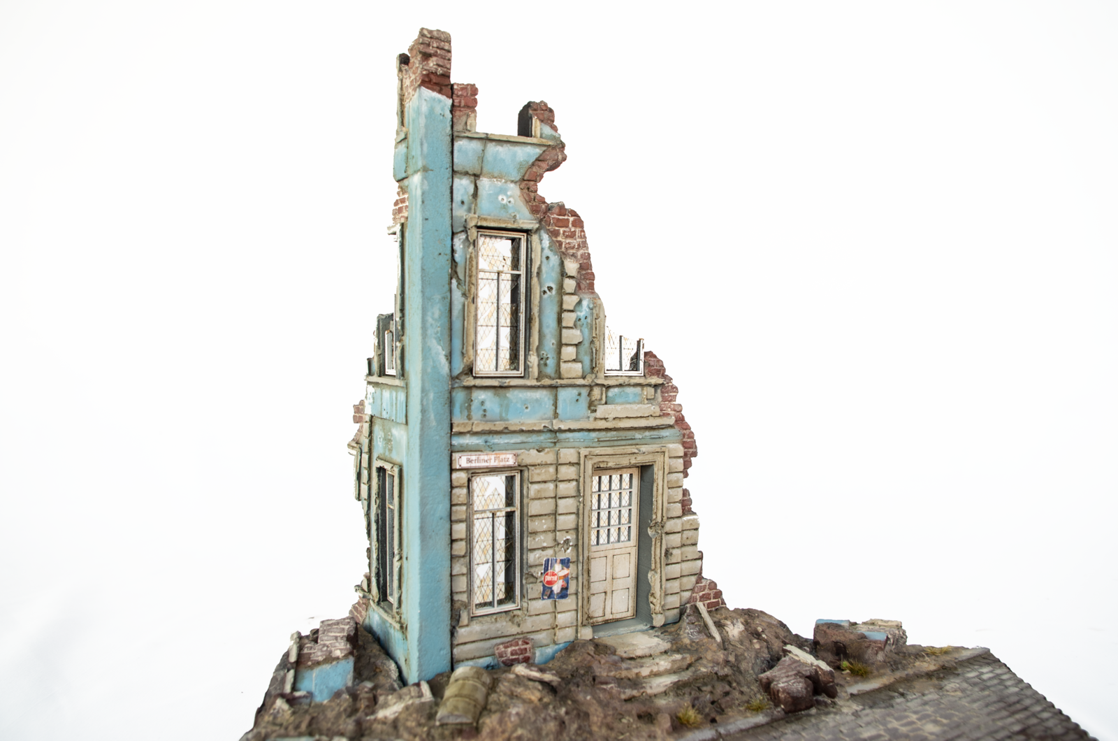 Corner Ruin "Berlin" [Diorama Base] - Image 4