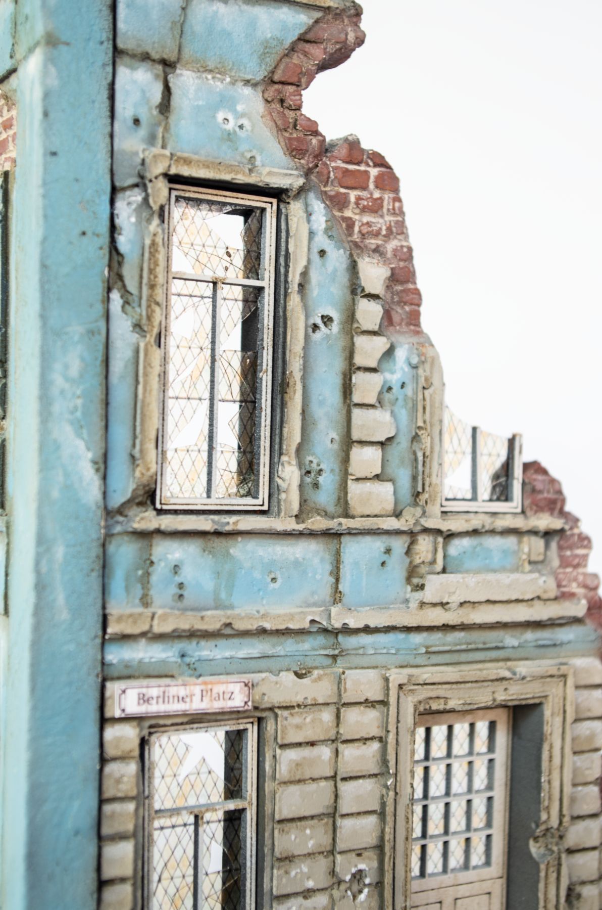 Corner Ruin "Berlin" [Diorama Base] – product image