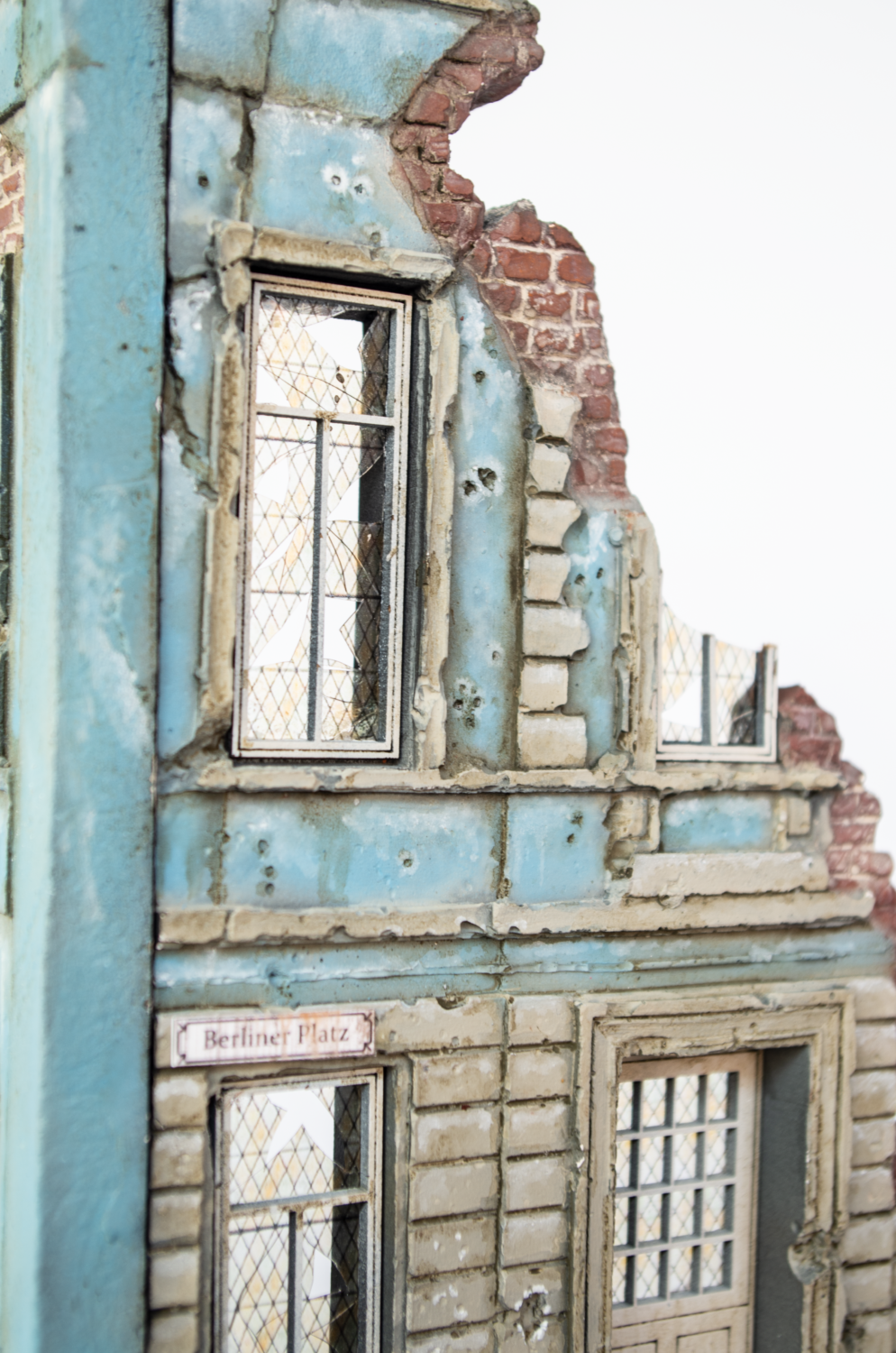 Corner Ruin "Berlin" [Diorama Base] – product image